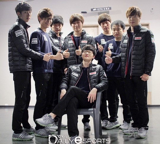 EDG 2-1 FPX：鏖战三局 EDG让一追二战胜FPX拿到季后赛门票